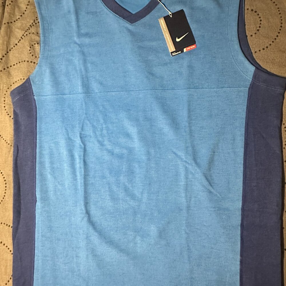 NIKE GOLF TOUR PERFORMANCE LIGHT BLUE WOOL VEST " V " COLLAR SIZE L MEN $80.00